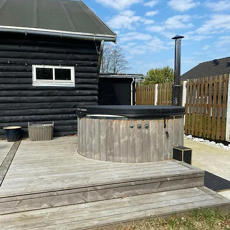 Nordic-style Summer House With Private Сasa de vacaciones Frorup